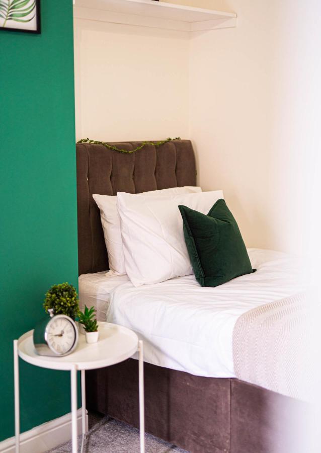 Comfortable House In Nuneaton Sleeps5 Free Parking Good Amenites Exterior photo